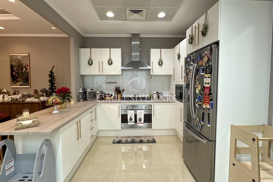 Vacant on Transfer | Close to Plaza and Pool - Image 32