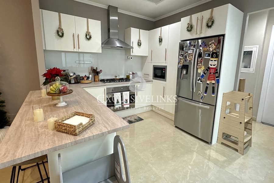 Vacant on Transfer | Close to Plaza and Pool - Image 33