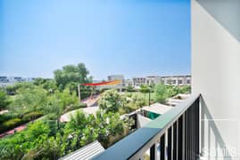 Single Row | Park Backing | Immaculate Condition