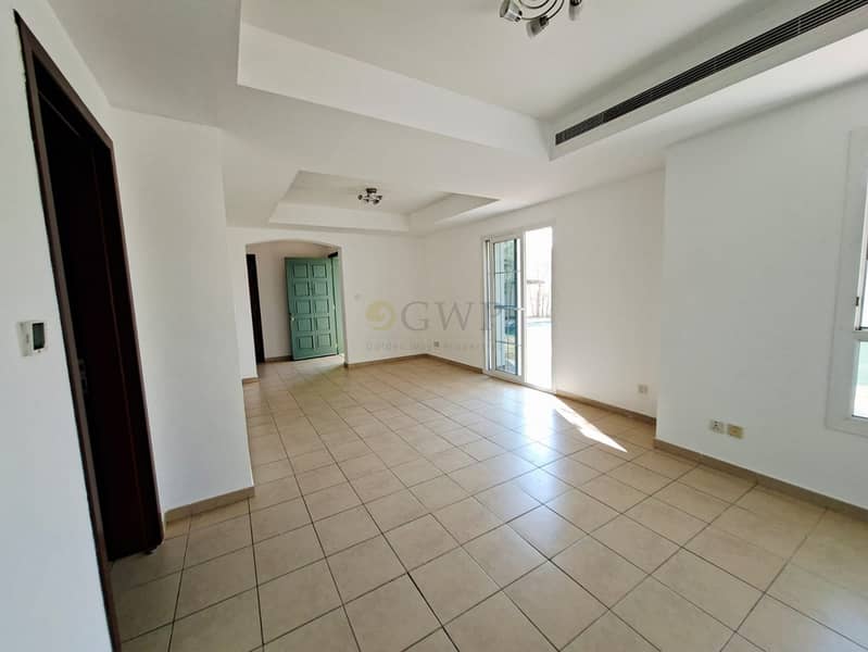 22 Steps to Park | Massive Yard | Corner | Single Row - Image 11