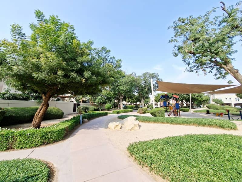 22 Steps to Park | Massive Yard | Corner | Single Row - Image 17