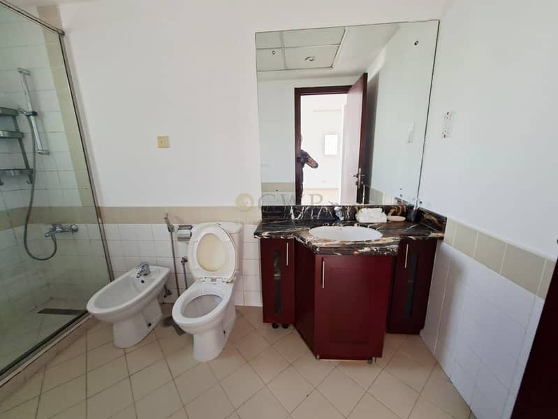 22 Steps to Park | Massive Yard | Corner | Single Row - Image 18