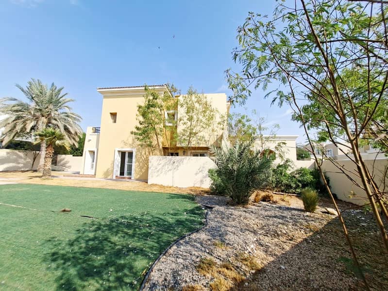 22 Steps to Park | Massive Yard | Corner | Single Row - Image 24