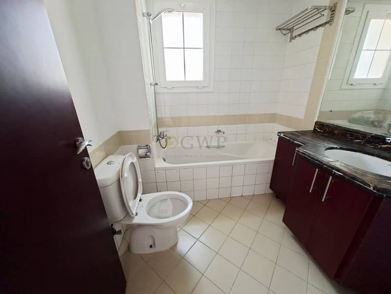 22 Steps to Park | Massive Yard | Corner | Single Row - Image 25