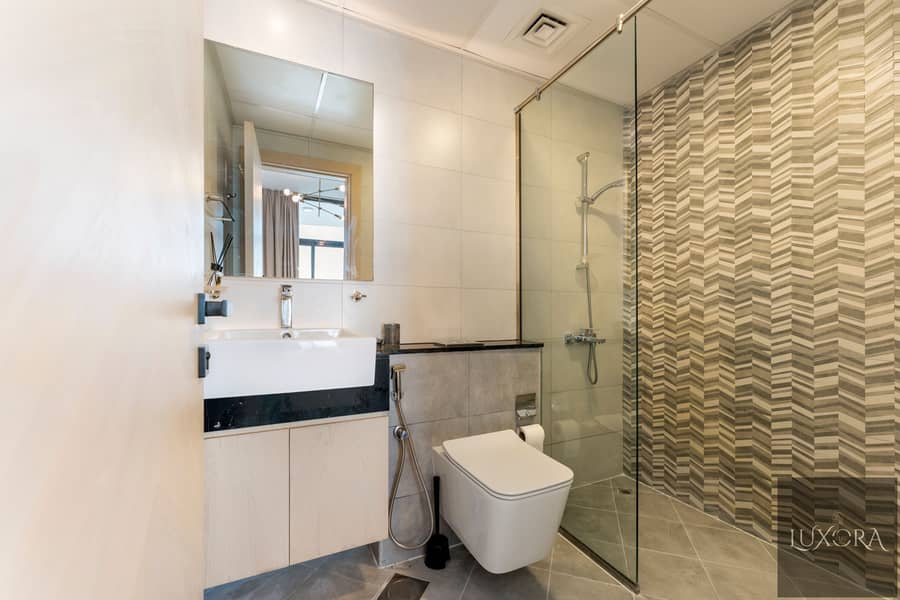 Modern High Floor 1BR | Burj Khalifa View | Near Downtown - Image 15