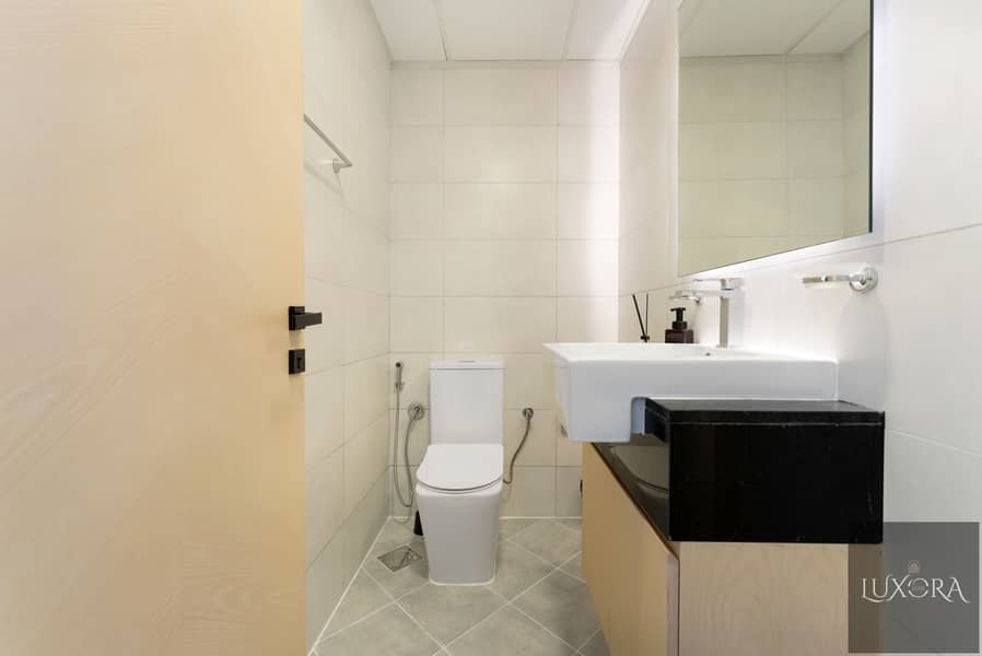 Modern High Floor 1BR | Burj Khalifa View | Near Downtown - Image 16