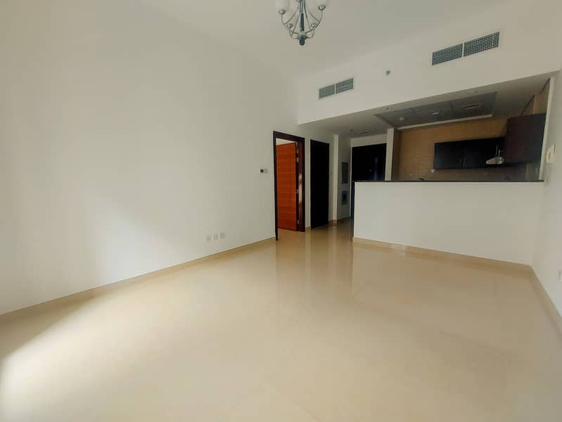 Stunning / Bright Feel / Balcony / Prime Location / Vacant