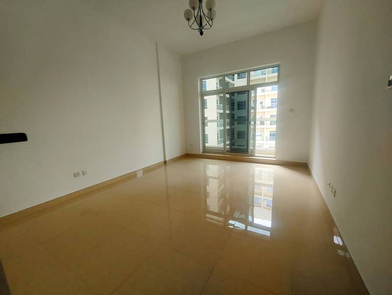 Stunning / Bright Feel / Balcony / Prime Location / Vacant