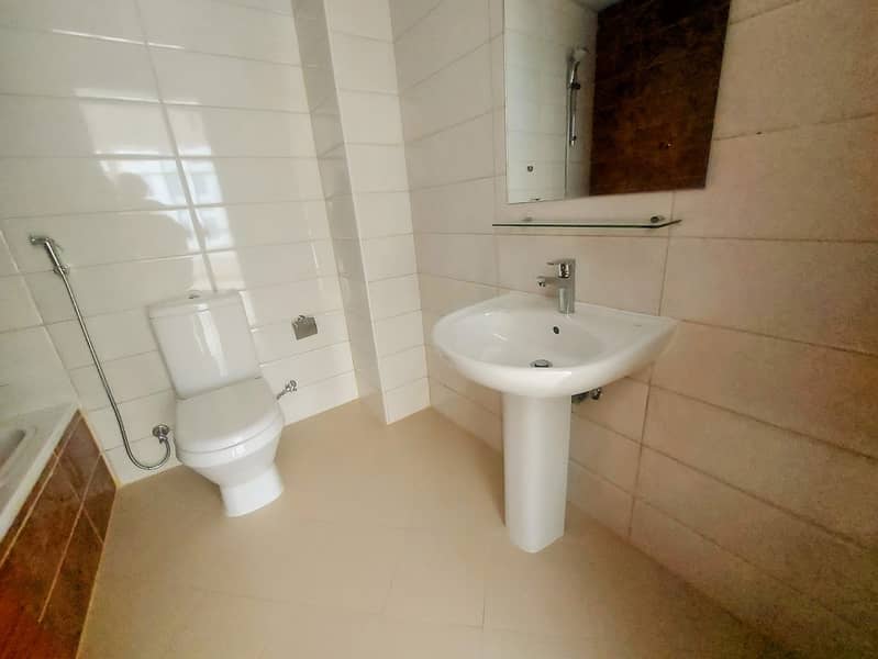 Stunning / Bright Feel / Balcony / Prime Location / Vacant - Image 10