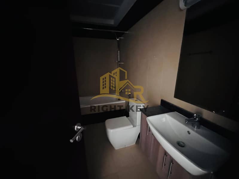 LUXURY HUGE 2BHK +STORE/ CLOSE KITCHEN / 95K