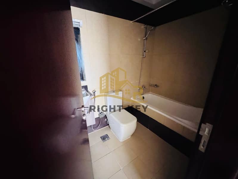 LUXURY HUGE 2BHK +STORE/ CLOSE KITCHEN / 95K