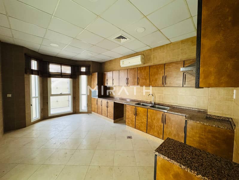 4 bedrooms villa with private swimming pool