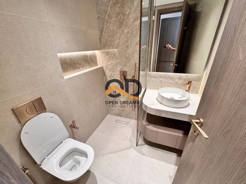 Spacious 2BHK | Equipped Kitchen | Prime location - Image 7