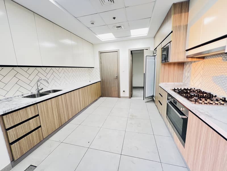 High Rise 3BHK With Big Balconies || With Maid Room || Kitchen Appliances || With All Amenities