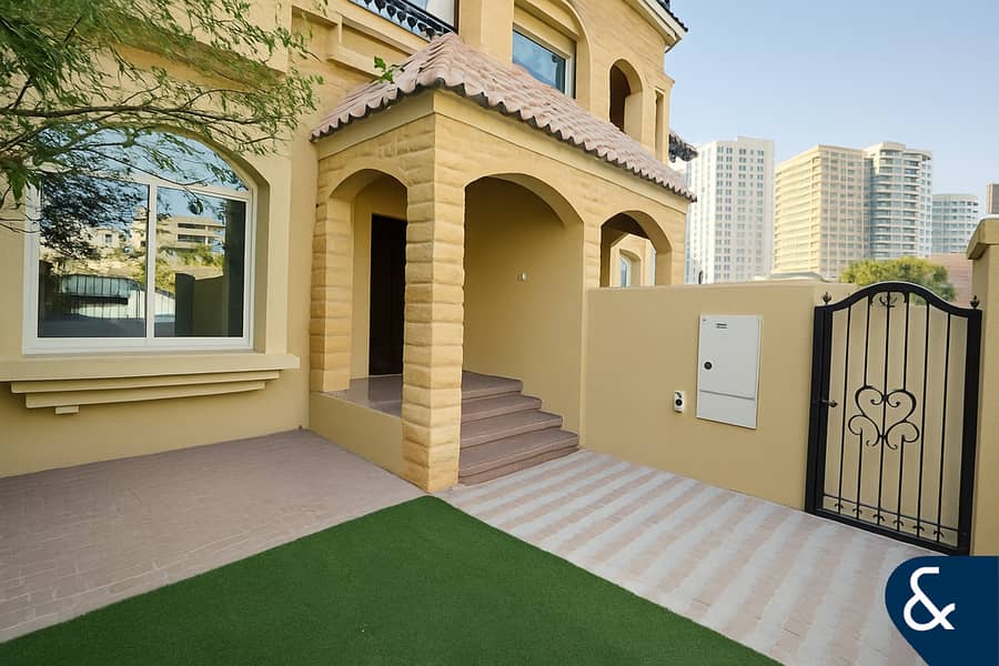 Vacant | 3 Bed + Maids | Prime Location Vacant | 3 Bed + Maids | Prime Location
