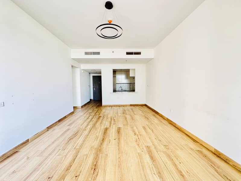 Luxury 1BHK With Big Balcony Open View And Kitchen Appliances All Amenities