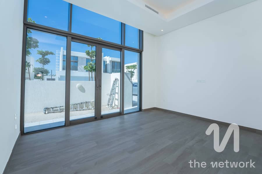 12 CHEQUES | READY TO MOVE | MULTIPLE OPTIONS - Image 6