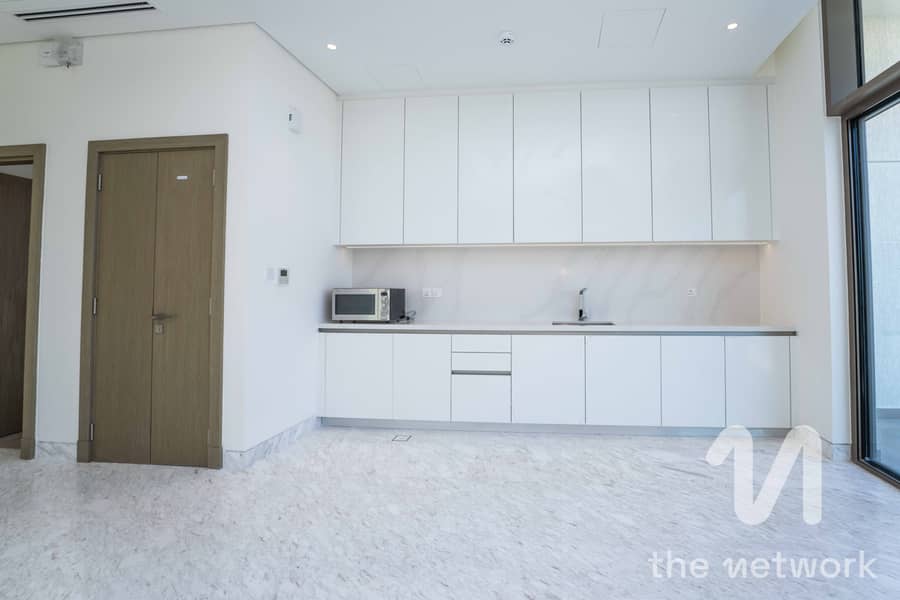 12 CHEQUES | READY TO MOVE | MULTIPLE OPTIONS - Image 12