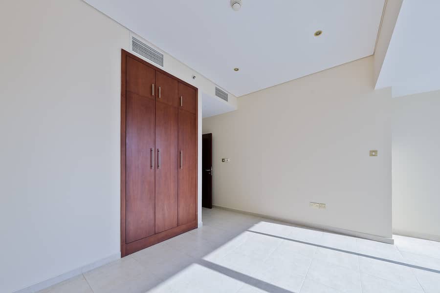 Mid Floor | Marina Views | Unique Duplex - Image 13