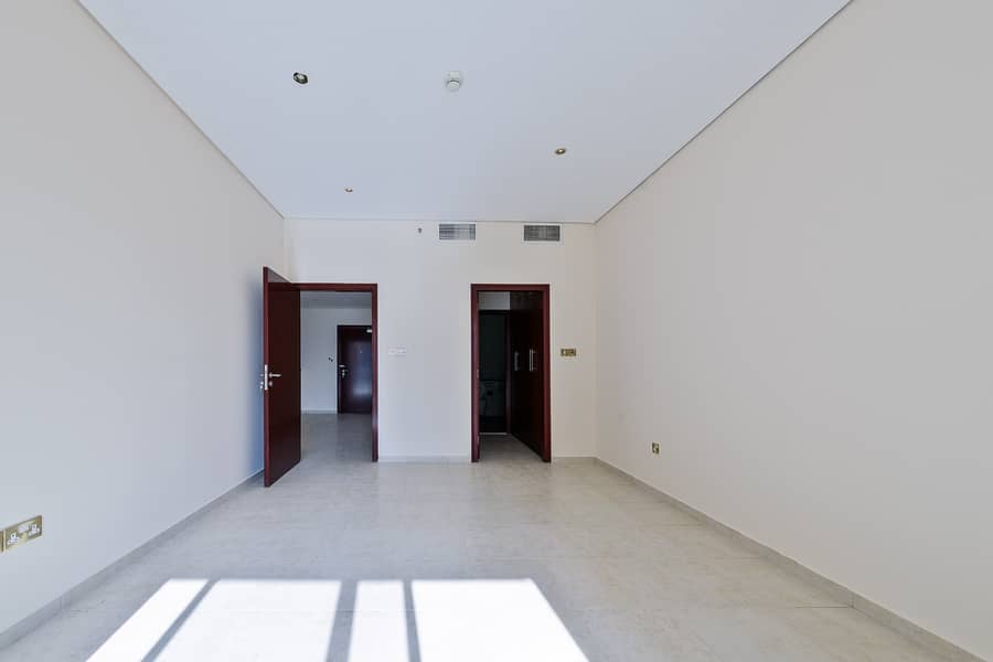 Mid Floor | Marina Views | Unique Duplex - Image 25