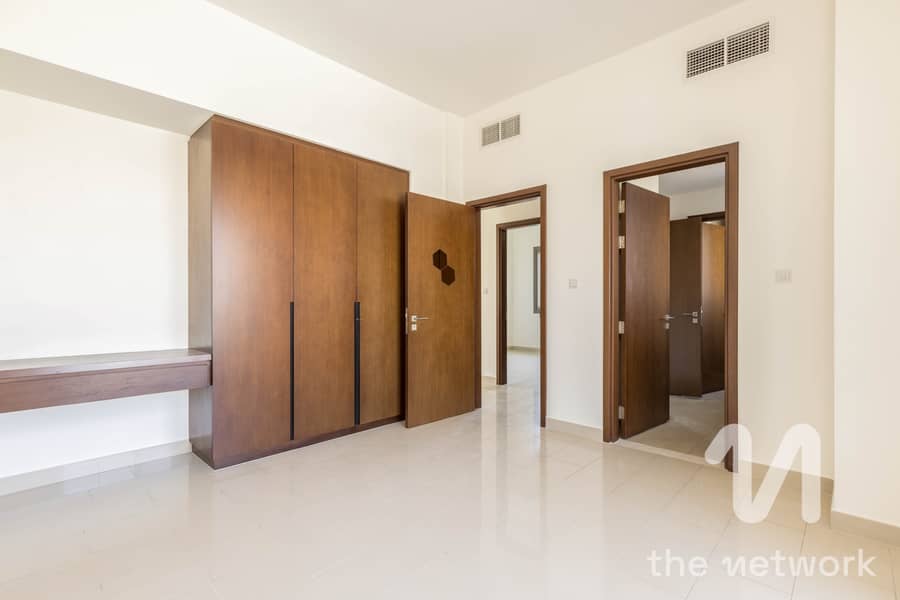 Single Row | Vacant on Transfer | 4 Bedroom - Image 13