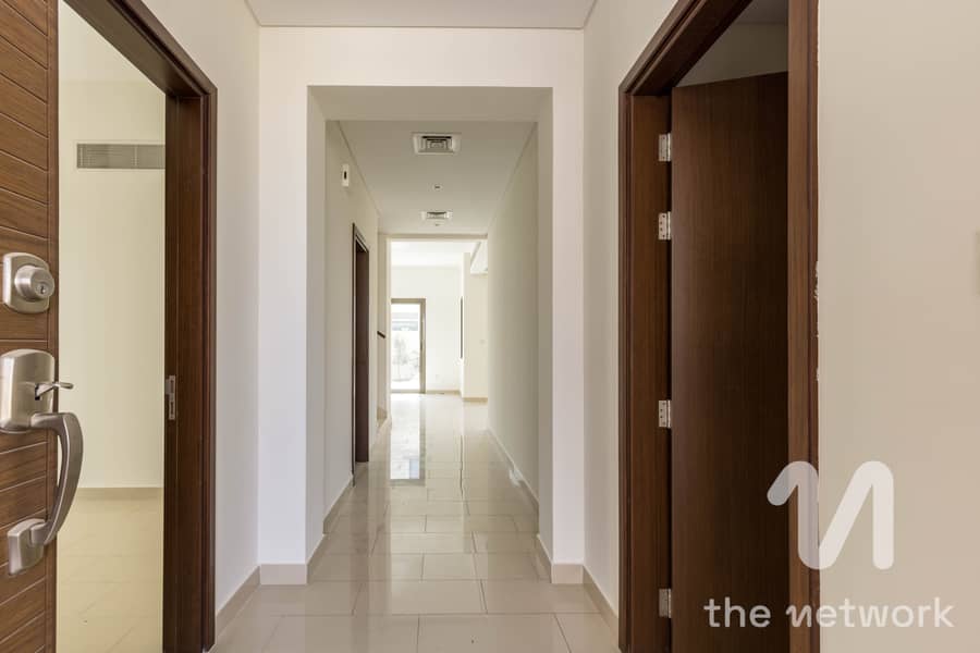 Single Row | Vacant on Transfer | 4 Bedroom - Image 16