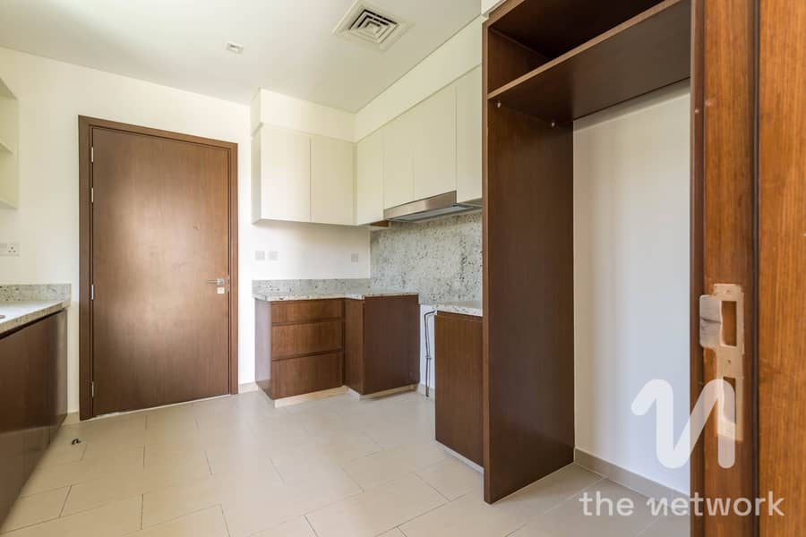 Single Row | Vacant on Transfer | 4 Bedroom - Image 17