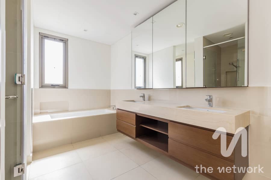 Single Row | Vacant on Transfer | 4 Bedroom - Image 19