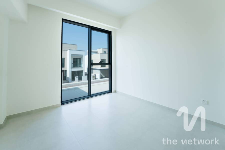 Park facing | New villa | Family community - Image 14