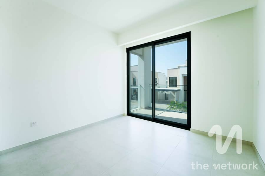 Park facing | New villa | Family community - Image 15