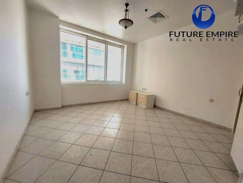 Chiller Free Huge 3Bhk With Maids Room Close To Metro - Image 9