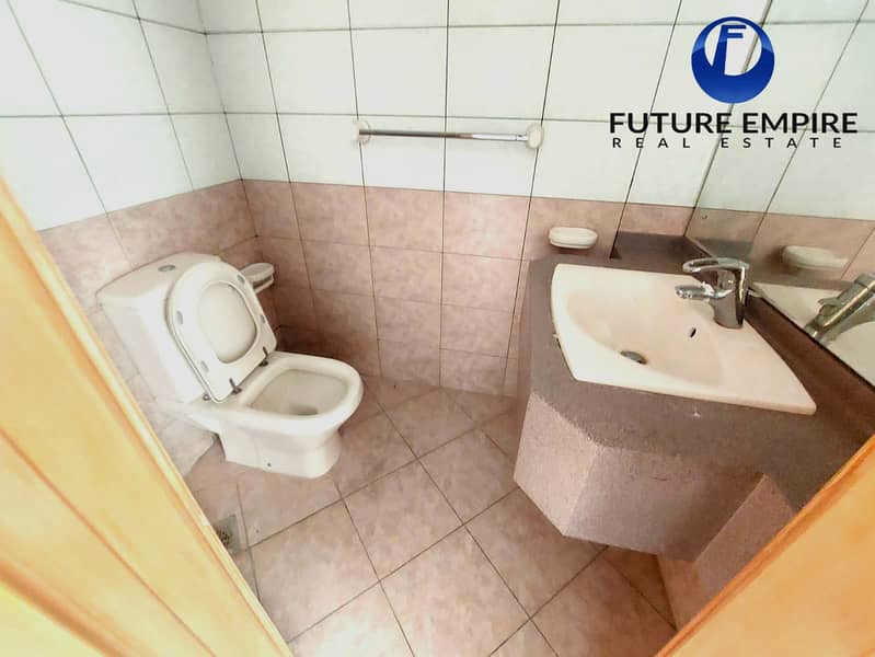 Chiller Free Huge 3Bhk With Maids Room Close To Metro - Image 14