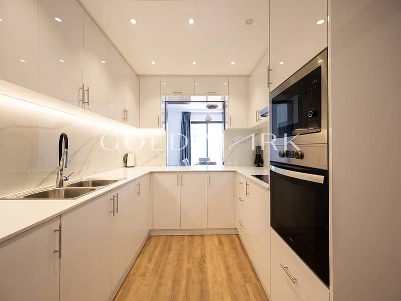 Upgraded | Vacant | High Floor | Rare Layout