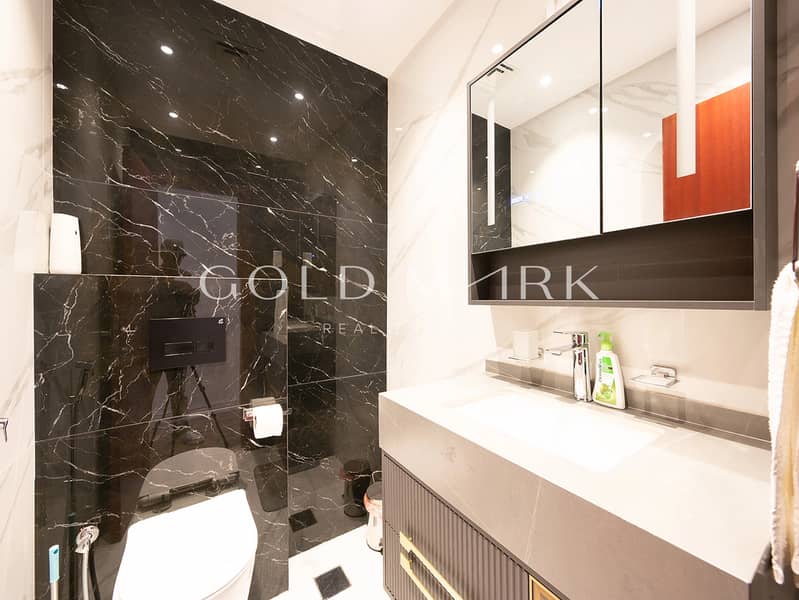 Upgraded | Vacant | High Floor | Rare Layout - Image 13