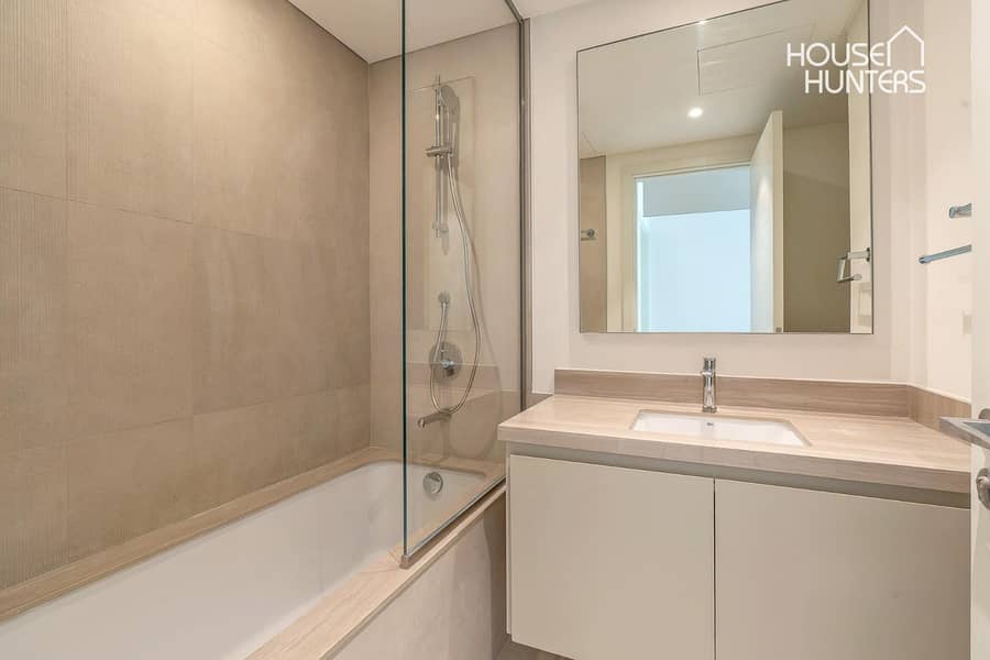 Green Belt Backing | Great location | 3 Bed G+1 - Image 8