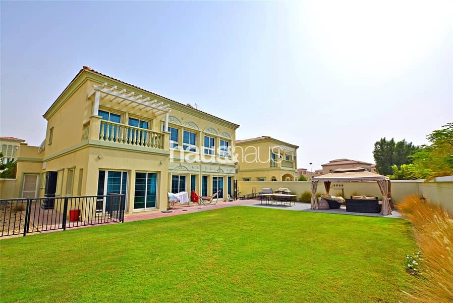 Huge Plot in District 9 | Priced to Sell | 5 Bed