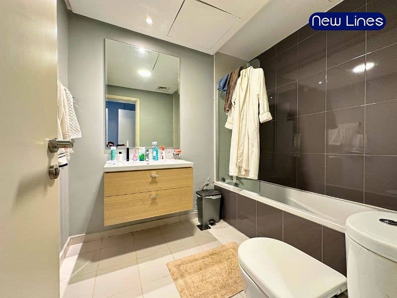 Spacious Layout | Golf View | Furnished - Image 11