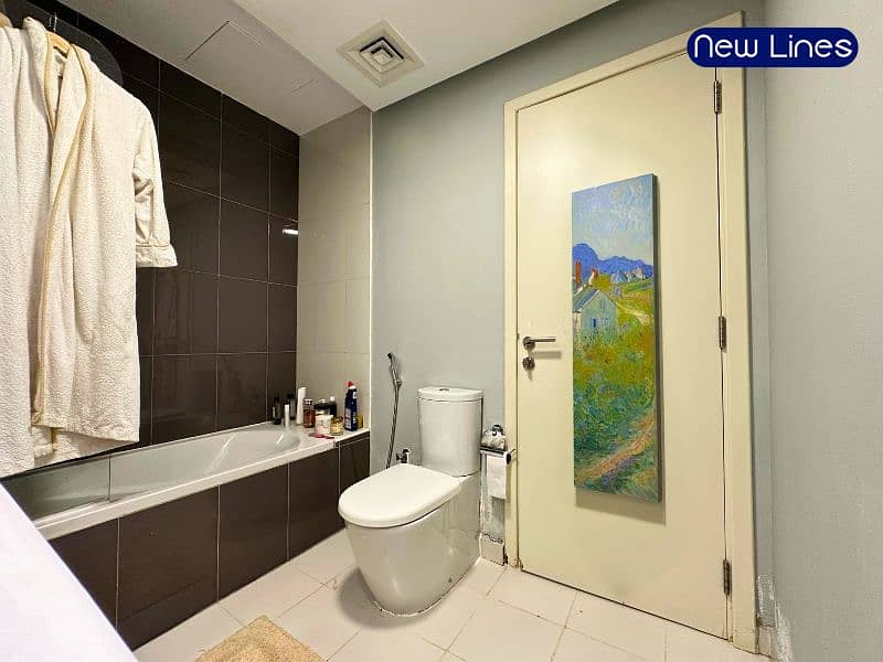 Spacious Layout | Golf View | Furnished - Image 17