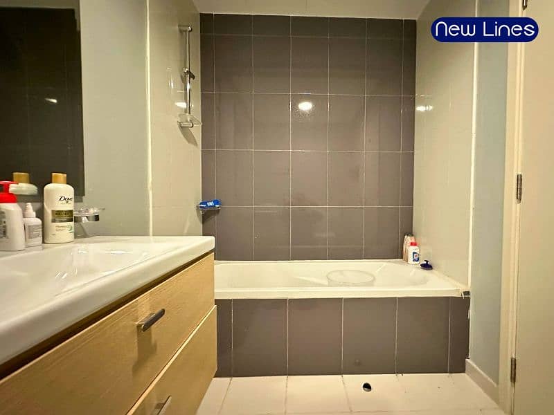 Spacious Layout | Golf View | Furnished - Image 18