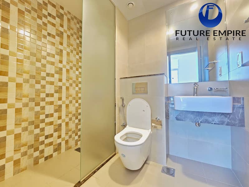 Luxurious 2BHK | GYM Pool Parking | Nearby Metro - Image 11