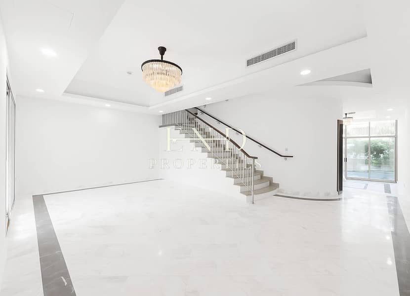 End Unit | Vacant | Single Row | Easy Viewing