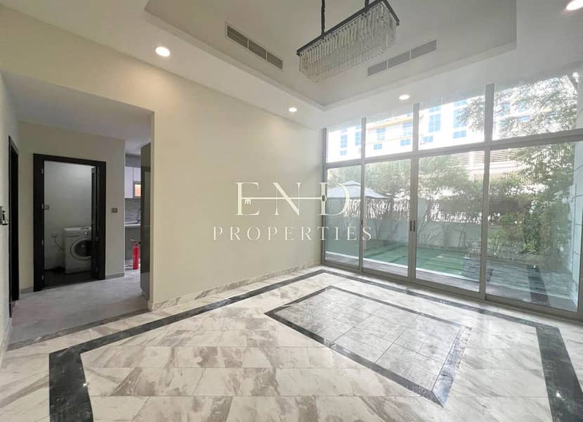 End Unit | Vacant | Single Row | Easy Viewing