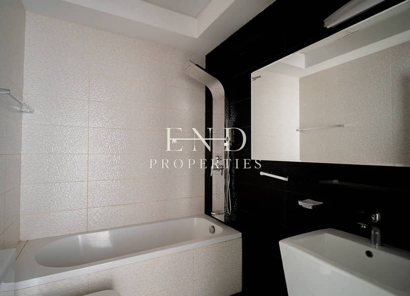 End Unit | Vacant | Single Row | Easy Viewing - Image 8