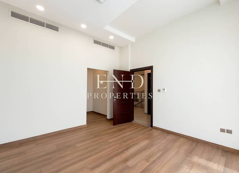 End Unit | Vacant | Single Row | Easy Viewing - Image 10