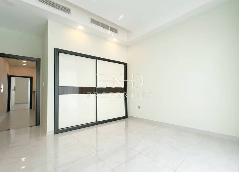 End Unit | Vacant | Single Row | Easy Viewing - Image 14