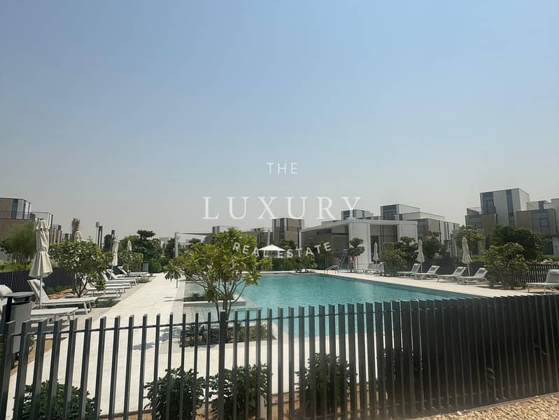 Corner Unit | Single Row | Near Amenities