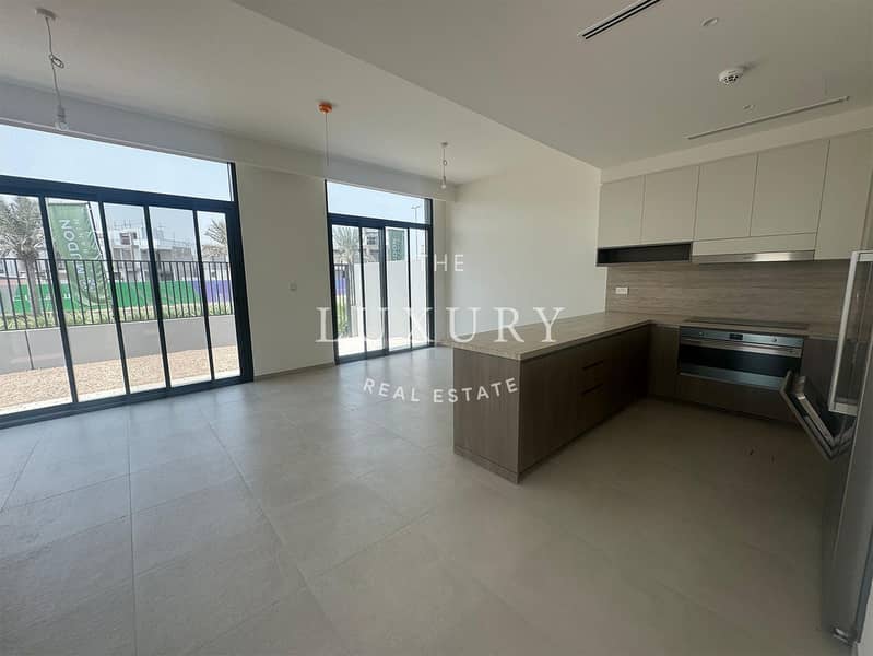 Corner Unit | Single Row | Near Amenities