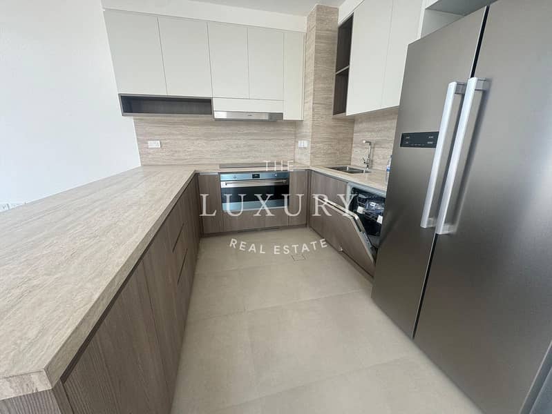 Corner Unit | Single Row | Near Amenities