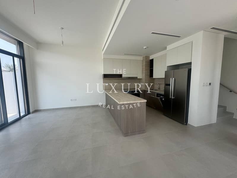 Corner Unit | Single Row | Near Amenities