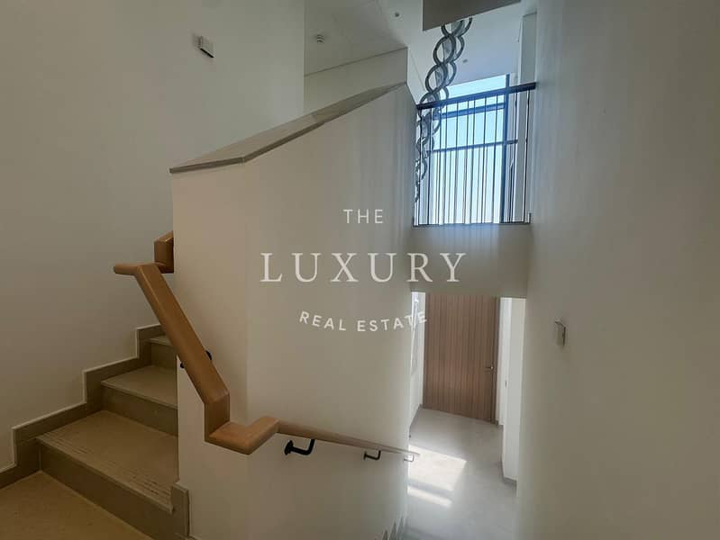 Corner Unit | Single Row | Near Amenities - Image 9